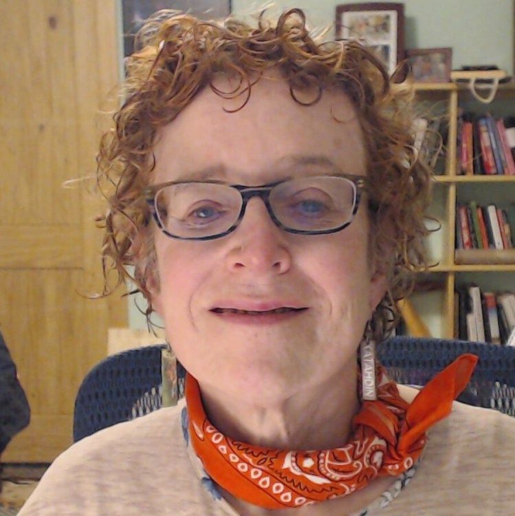 Robyn McCutcheon headshot.